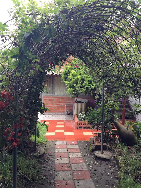 Hostal el Parque Tababela Exterior foto