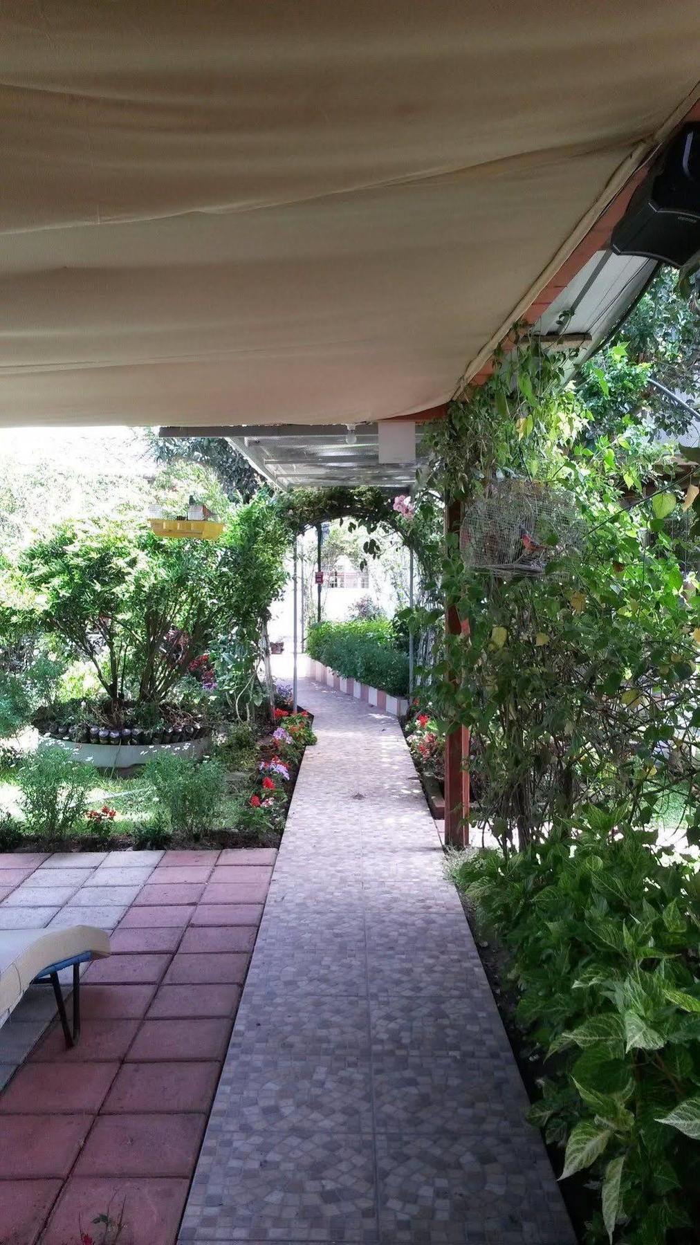 Hostal el Parque Tababela Exterior foto